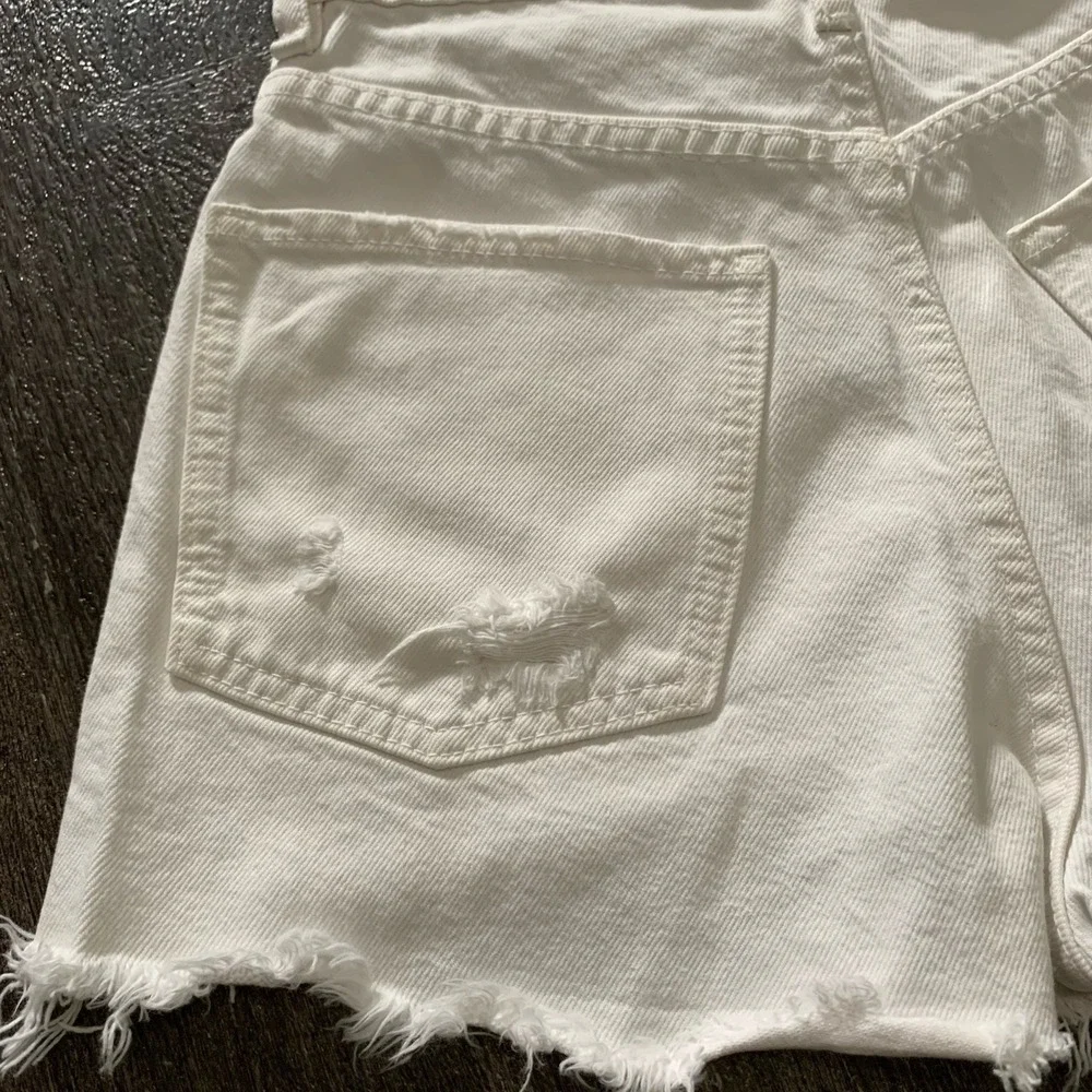 Zara Women's Denim Shorts Size 2 High Rise Cut Off Raw Hem White‎ Destroyed